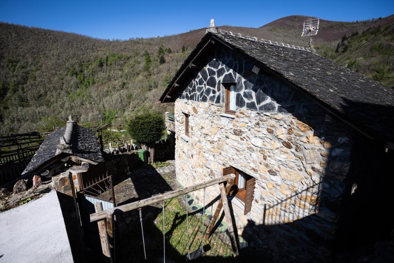 Casa De Aldea Menendez Vila Cangas De Narcea Exterior foto